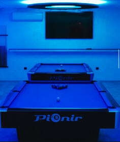 Prodajem sve vrste novih bilijarskih stolova, po želji klijenta.