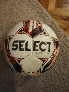 Prodajem select flash turf loptu cijena 40 ili po dogovoru