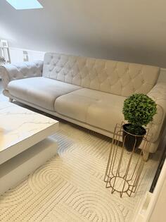 Prodajem trosijed  u odlicnom stanju