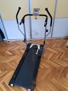 Traka za trčanje mehanička. Nova, vrlo malo korišćena.