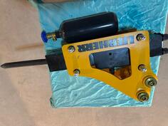 Pikamer,cekic za mali bager