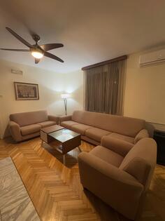 SIMPO garnitura: četvorosjed, dvosjed i fotelja, vrhunski kvalitet, očuvana kao nova!