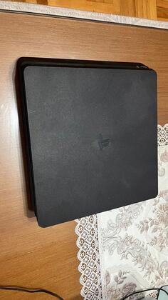 Sony - PlayStation 4