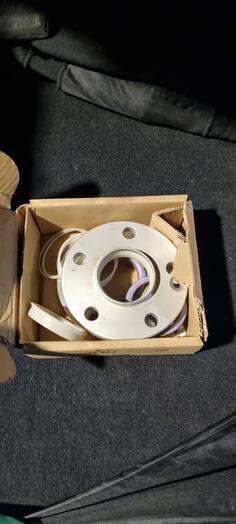 Distance 10 mm - 5x112