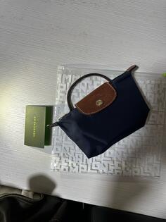 PRODAJEM LONGCHAMP TORBICU