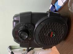 Akai zvucnik u super stanju skoro nov