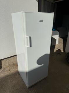 Prodajem zamrzivac electrolux