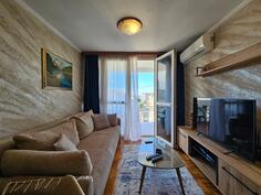 Jednosoban stan 53m2 - Bar - Centar grada