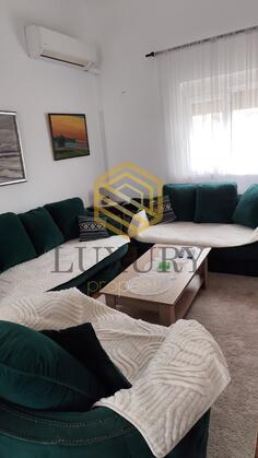 Dvosoban stan 80m2 - Podgorica - Momišići