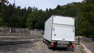 Kombi prevoz sa rampom i paletarom