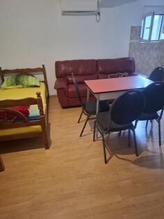 Kuća sa više stanova 78m2 - Podgorica - Zagorič