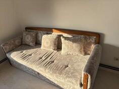 Prodajem trosjed na izvlacenje