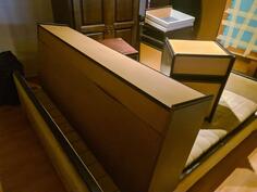 poklanjam francuski lezaj,ormar,natkasne pored kreveta