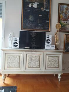 komoda sto i 2 stolice patinirano pozlatom novo