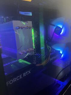 RTX - Intel i5 - 32GB GB DDR5 - SSD disk