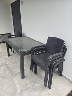 PRODAJEM STO BASTENSKI SA 6 STOLICA