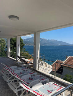 Porodična kuća 308m2 - Herceg Novi - Bijela