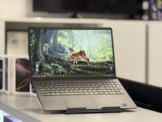 Dell Dell Vostro 3530 - 15.6" Intel i7 16GB GB
