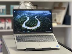 Dell Dell Latitude 5520 - 15.6" Intel i7 16GB GB