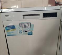 Prodajem masinu za sudje,beko inventer, istekla garancija, 70e