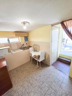 Garsonjera 33m2 - Podgorica - Preko Morače