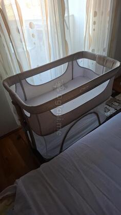 Prodajem krevetac na dva nivoa...Malo je korišćen ..