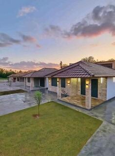 Porodična kuća 110m2 - Ulcinj - > Okolina grada