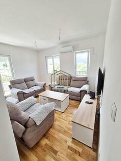 Dvosoban stan 81m2 - Danilovgrad - Centar grada