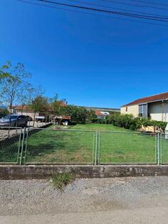 Građevinsko zemljište 326m2 - Podgorica - Tološi
