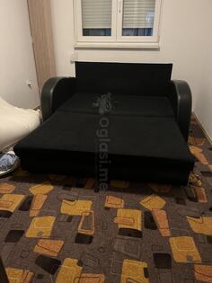 Trosed na razvlacenje koriscen par mejse kao nov