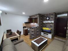Dvosoban stan 53m2 - Cetinje - Centar grada gradsko jezgro