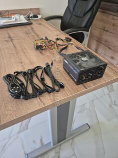 Standardno napajanje od 650W - Thermaltake
