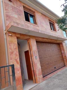 Vila 293m2 - Bar - Kunje