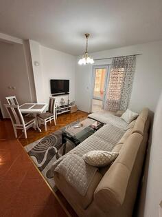 Jednosoban stan 45m2 - Bar - Centar grada