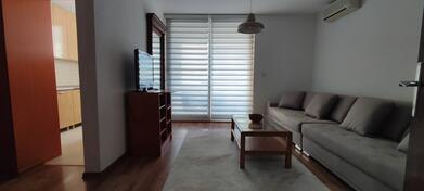 Dvosoban stan 65m2 - Bar - Centar grada