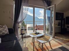 Dvosoban stan 64m2 - Kotor - Dobrota Kamp