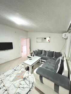 Trosoban stan 90m2 - Bar - Polje