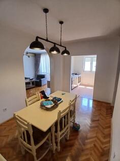 Dvosoban stan 95m2 - Bar - Centar grada