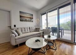 Jednosoban stan 50m2 - Tivat - Tivat (uži dio)