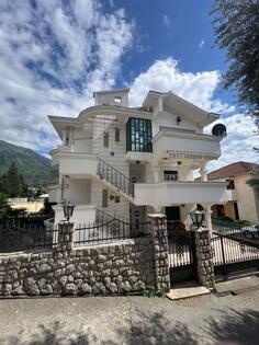 Dvosoban stan 65m2 - Bar - Stari Bar