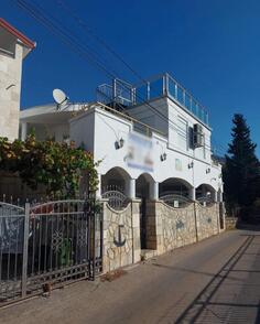 Kuća sa više stanova 250m2 - Bar - Dobra Voda