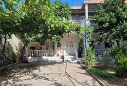 Kuća sa više stanova 356m2 - Bar - Sutomore