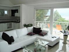 Porodična kuća 172m2 - Tivat - Krašići