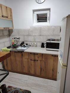 Porodična kuća 45m2 - Nikšić - > Okolina grada