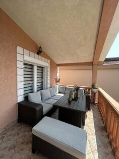 Dvosoban stan 100m2 - Bar - Čeluga