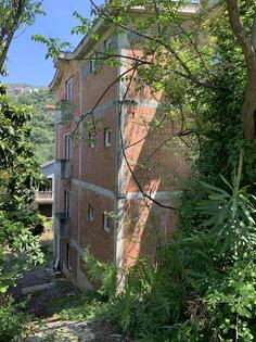 Kuća sa više stanova 280m2 - Herceg Novi - Topla
