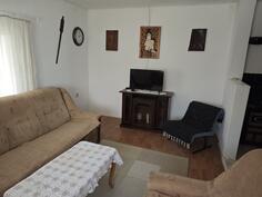 Porodična kuća 85m2 - Nikšić - Cemenca