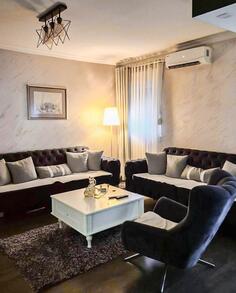Dvosoban stan 71m2 - Cetinje - Centar grada