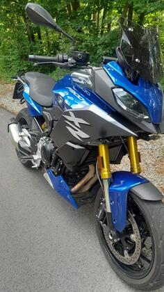 BMW - XR 900 F