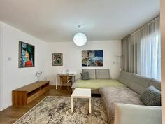 Dvosoban stan 61m2 - Bar - Centar grada